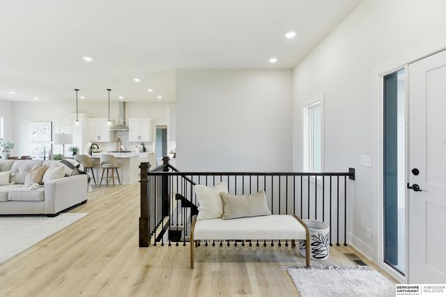 9808 Overland Trail, Papillion, NE 68046