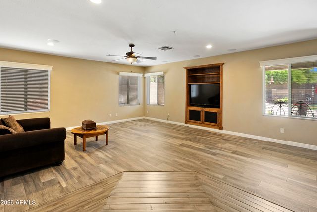 25065 N 72ND Lane, Peoria, AZ 85383