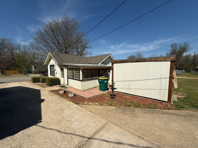 1003 S Hickory Street, Sapulpa, OK 74066