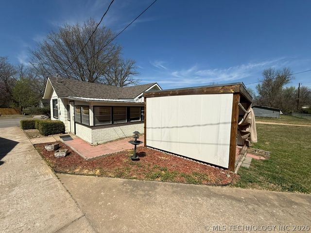 1003 S Hickory Street, Sapulpa, OK 74066
