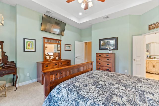 111 Forest Hills Dr, Rockport, TX 78382