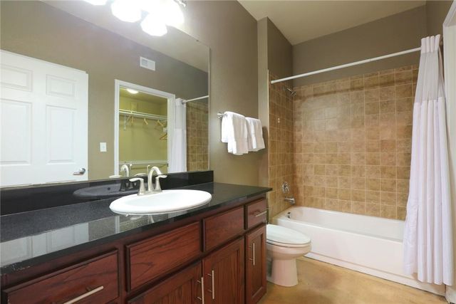 910 W 25th ST 502, Austin, TX 78705