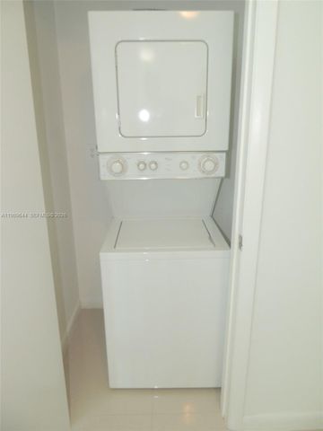 1900 N Bayshore Dr 4117, Miami, FL 33132