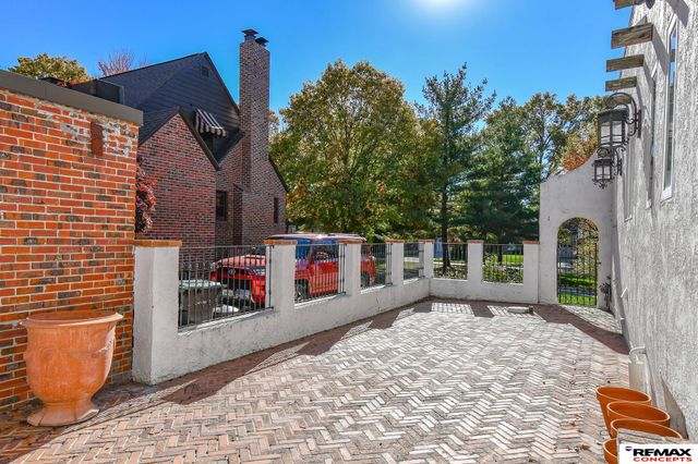 2602 Woodsdale Boulevard, Lincoln, NE 68502