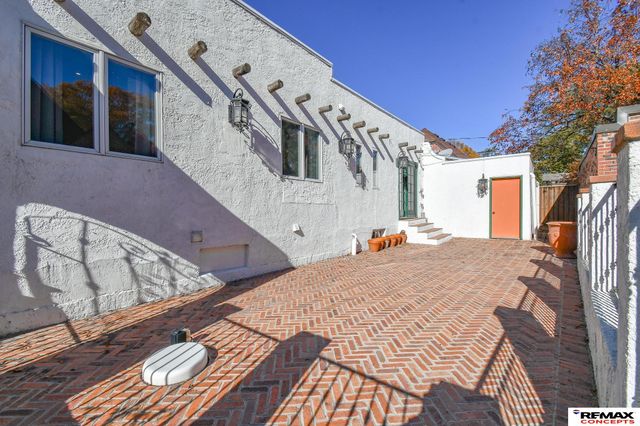 2602 Woodsdale Boulevard, Lincoln, NE 68502