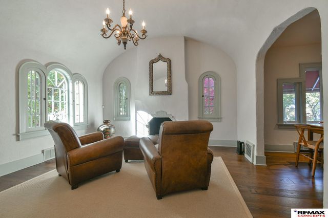 2602 Woodsdale Boulevard, Lincoln, NE 68502