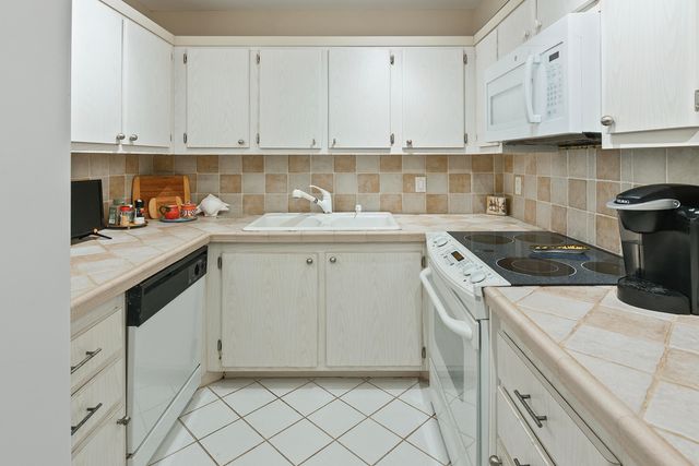 2773 S Ocean Boulevard 204, Palm Beach, FL 33480