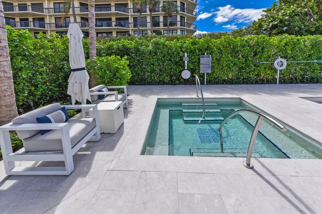 2773 S Ocean Boulevard 204, Palm Beach, FL 33480