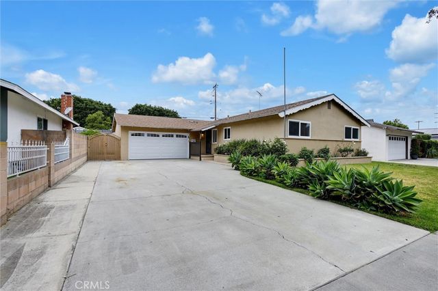 2420 S Artesia, Santa Ana, CA 92704