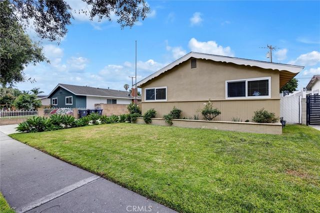 2420 S Artesia, Santa Ana, CA 92704