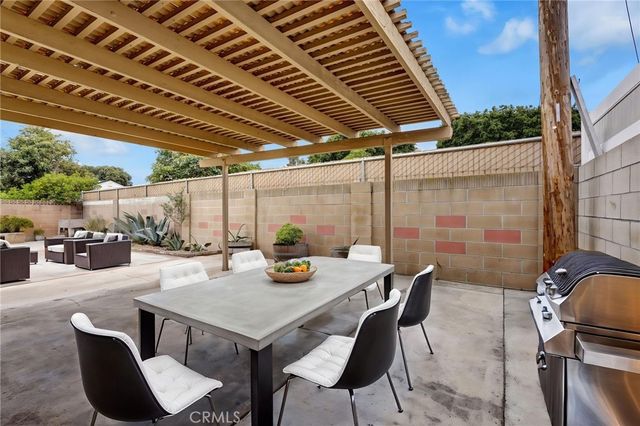 2420 S Artesia, Santa Ana, CA 92704