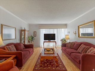 62 W LESTER AVE #J-27, Murray, UT 84107