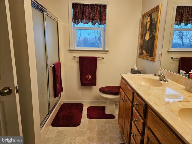 14 COLONIAL CT, Shippensburg, PA 17257