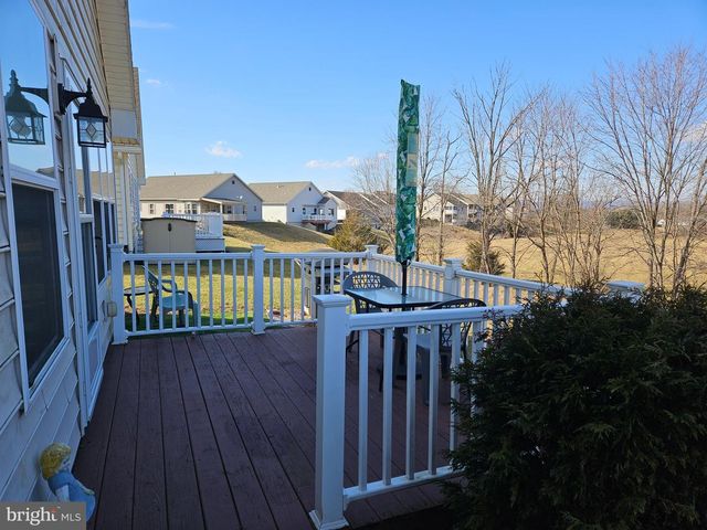 14 COLONIAL CT, Shippensburg, PA 17257