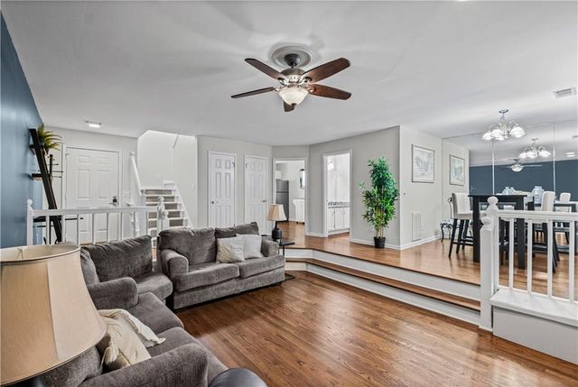 1113 Cannongate Crossing SW, Marietta, GA 30064