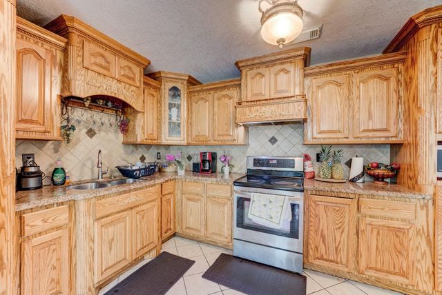 316 Hickman Lane, Angleton, TX 77515
