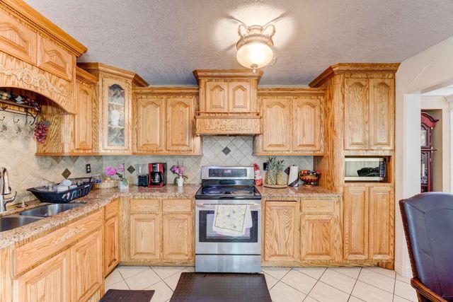 316 Hickman Lane, Angleton, TX 77515