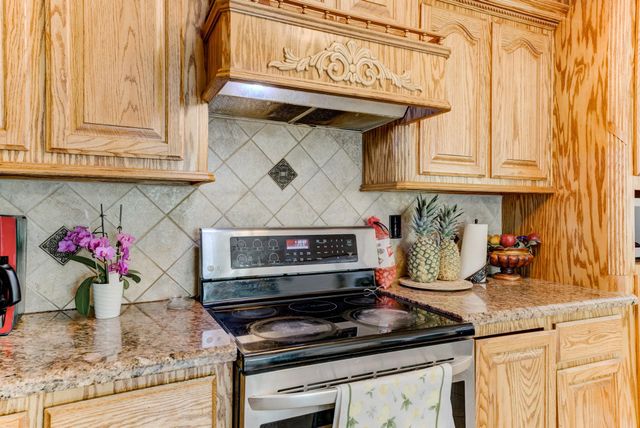 316 Hickman Lane, Angleton, TX 77515