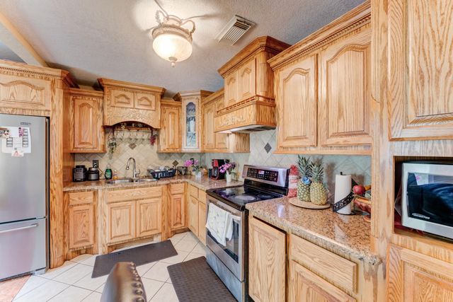 316 Hickman Lane, Angleton, TX 77515