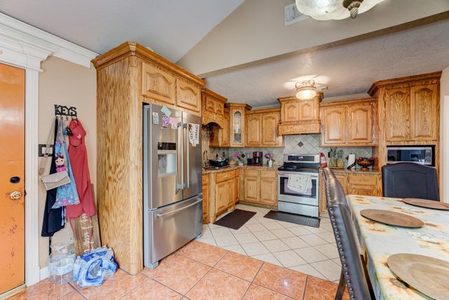 316 Hickman Lane, Angleton, TX 77515