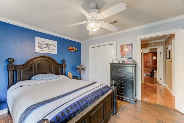 316 Hickman Lane, Angleton, TX 77515