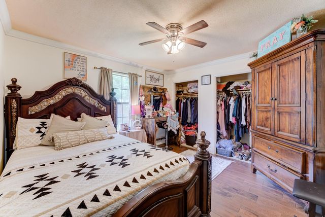 316 Hickman Lane, Angleton, TX 77515