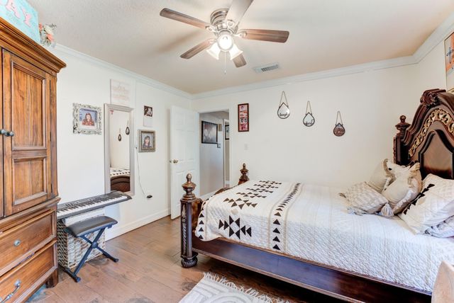 316 Hickman Lane, Angleton, TX 77515