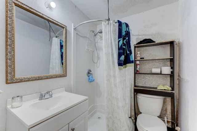 316 Hickman Lane, Angleton, TX 77515