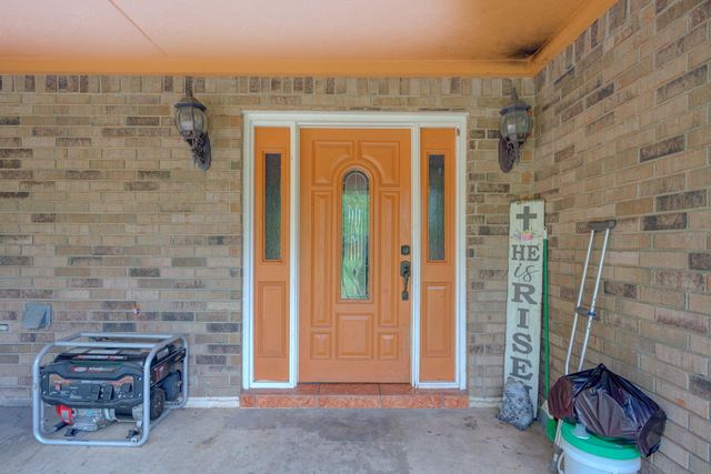 316 Hickman Lane, Angleton, TX 77515
