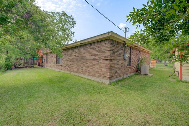 316 Hickman Lane, Angleton, TX 77515