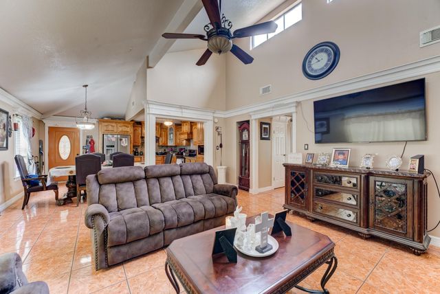 316 Hickman Lane, Angleton, TX 77515