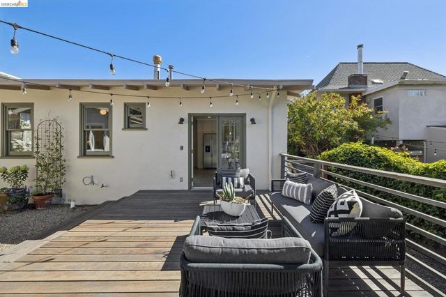 5850 Lawton Ave, Oakland, CA 94618