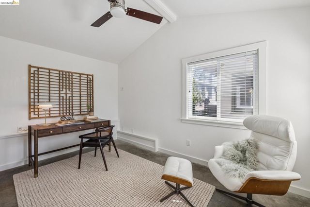 5850 Lawton Ave, Oakland, CA 94618