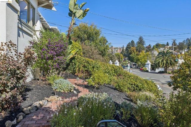 5850 Lawton Ave, Oakland, CA 94618