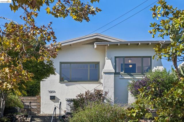 5850 Lawton Ave, Oakland, CA 94618