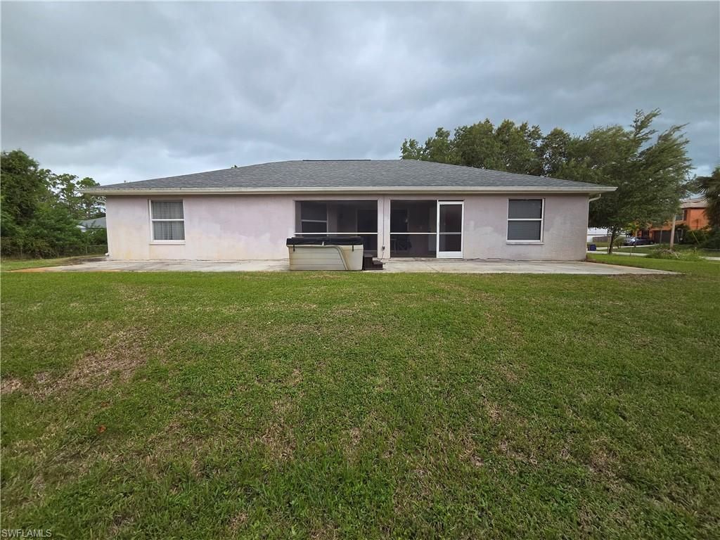 1025 Iris ST E, LEHIGH ACRES, FL 33974 — photo 5