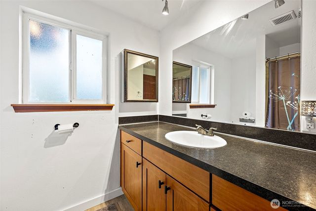 5301 138th St E, Tacoma, WA 98446