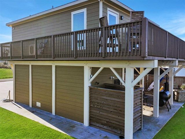 1322 Bahama Lane, Port Bolivar, TX 77650