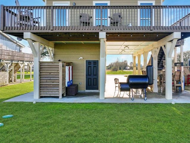 1322 Bahama Lane, Port Bolivar, TX 77650