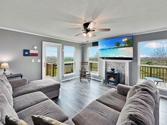 1322 Bahama Lane, Port Bolivar, TX 77650