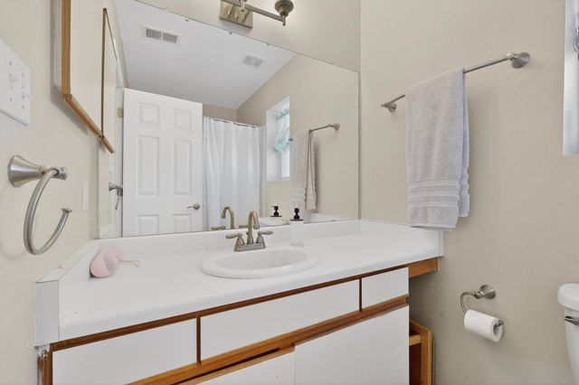 2209 High Desert Circle NE, Rio Rancho, NM 87144