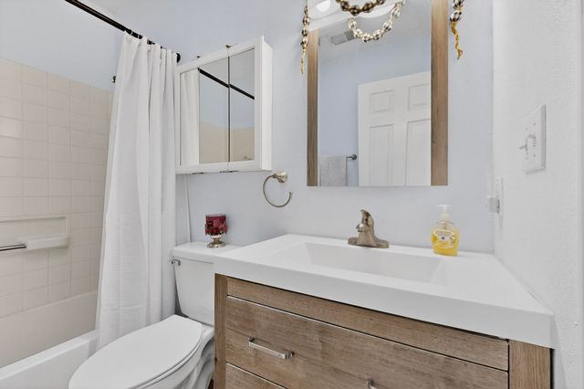 2209 High Desert Circle NE, Rio Rancho, NM 87144