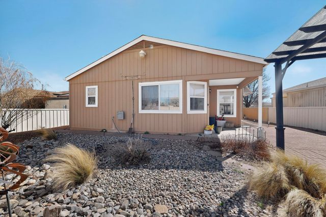 2209 High Desert Circle NE, Rio Rancho, NM 87144