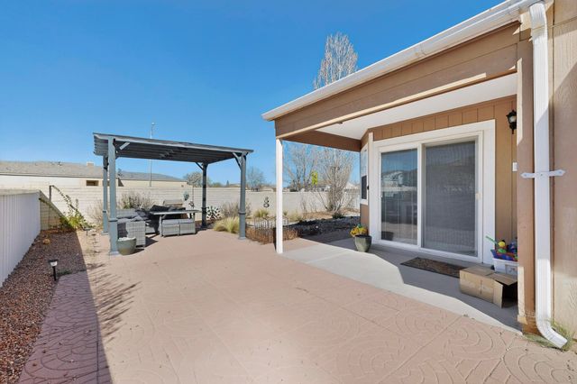 2209 High Desert Circle NE, Rio Rancho, NM 87144