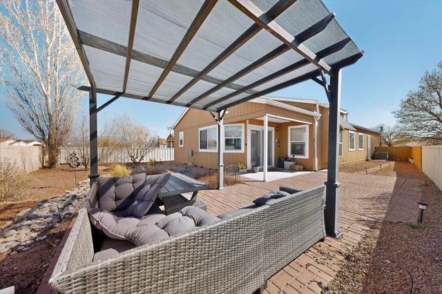 2209 High Desert Circle NE, Rio Rancho, NM 87144