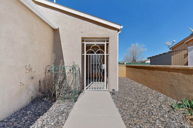 2209 High Desert Circle NE, Rio Rancho, NM 87144
