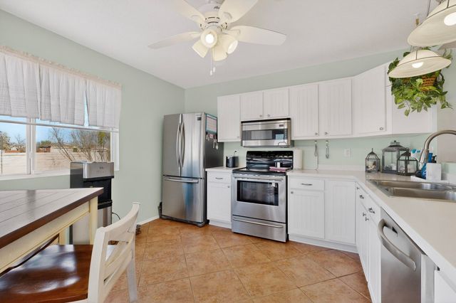 2209 High Desert Circle NE, Rio Rancho, NM 87144