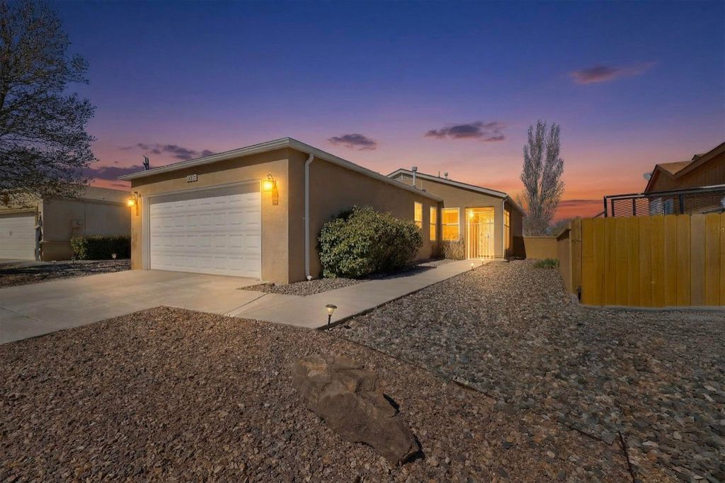 2209 High Desert Circle NE, Rio Rancho, NM 87144