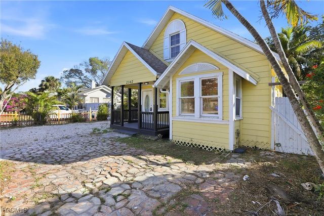 2342 Stella ST, Fort Myers, FL 33901