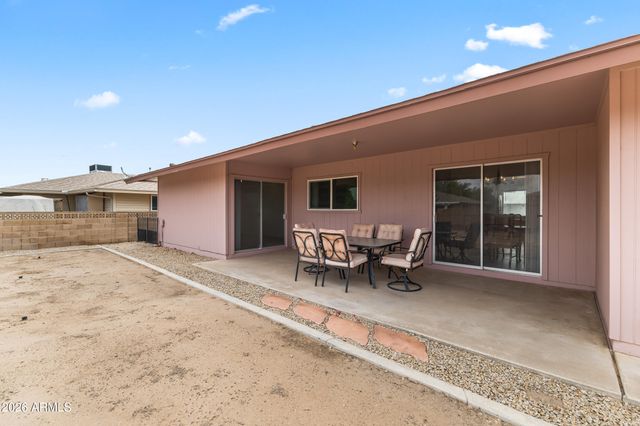9904 W SHIPROCK Drive, Sun City, AZ 85351